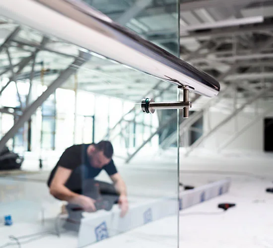 DeLand, FL highly skilled glass repair technicians